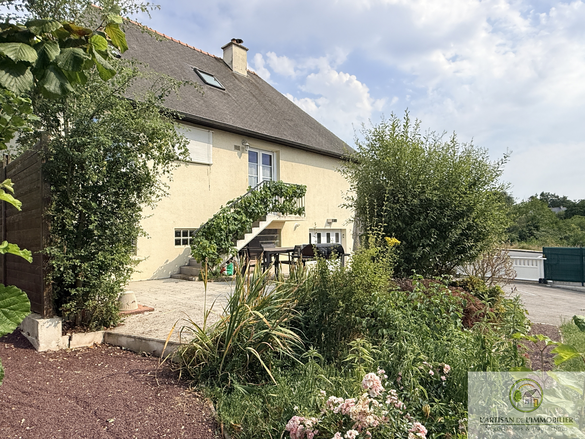 MAISON FAMILIALE EN CENTRE BOURG